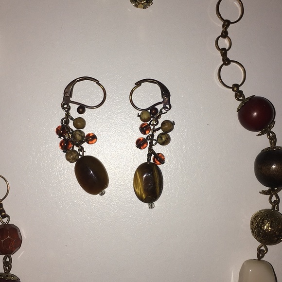 Necklace and earring bundle - Picture 2 of 6